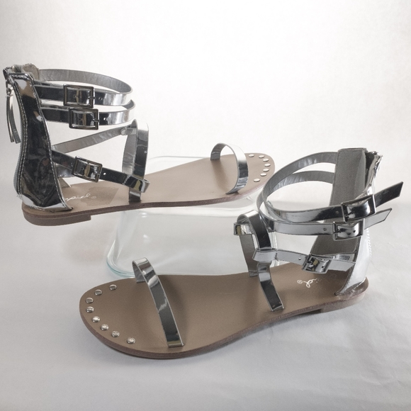 Qupid Shoes - Qupid Silver Metallic Strappy Sandals, size 7.5